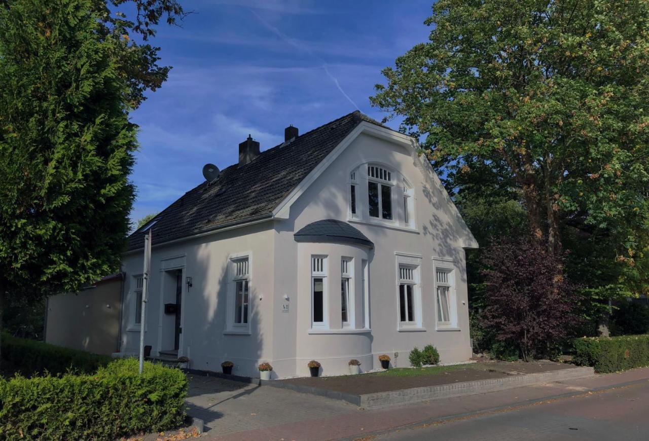 Logierhaus M Apartment Esens Exterior photo