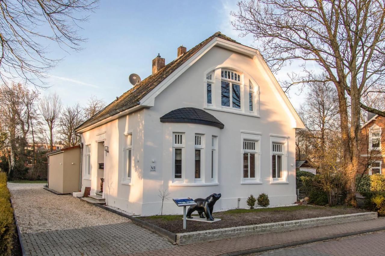 Logierhaus M Apartment Esens Exterior photo